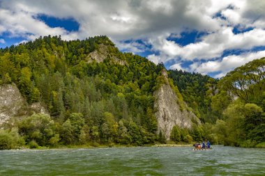 Pieniny, Polonya ve Slovakya 'daki Dunajec nehrinin dönüşü