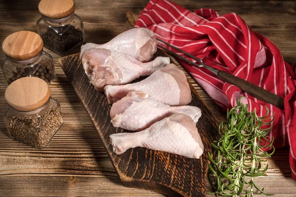 Raw Chicken Legs Marinade Ingredients Kitchen Board — Stock Photo, Image