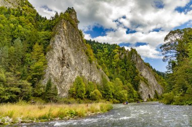 Pieniny, Polonya ve Slovakya 'daki Dunajec nehrinin dönüşü