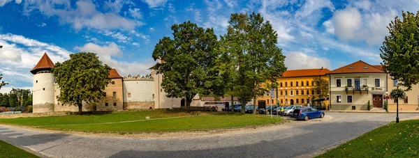 Castelo complexo localizado na cidade de Kiezmarok no Spis . — Fotografia de Stock