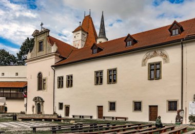 Kezmarok, Slovakya - 20 Eylül 2017: Castle kompleksi Kiezmarok şehir SPI üzerinde yer.