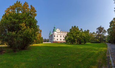 Baranow Sandomierski, Polonya - 06 Ekim 2015: Rönesans kalesi, Polonya 'daki Baranow Sandomierski Sarayı.