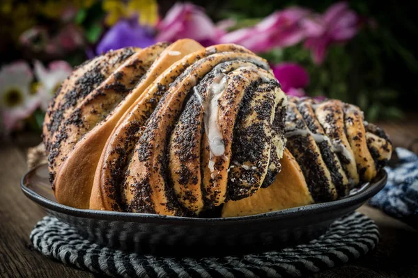 Bollos Dulces Con Semillas Amapola Glaseado Pequeña Profundidad Campo — Foto de Stock