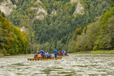 Pieniny, Polonya ve Slovakya 'daki Dunajec nehrinin dönüşü