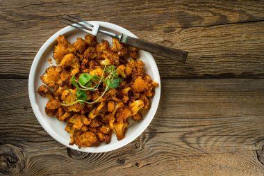 Bitkisel bir Marine fırında karnabahar rozet.