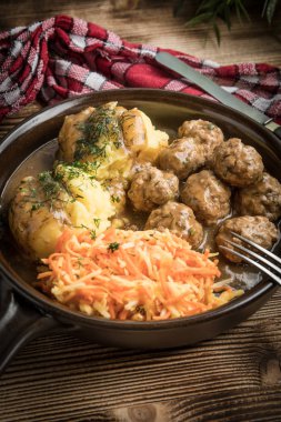 köfte ve patates püresi