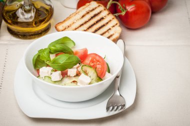 taze Akdeniz salatası.