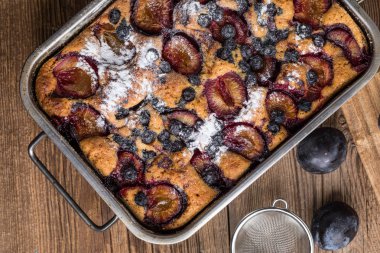 Maya kek Erik ve yaban mersini.