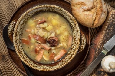 Çavdar unu ile yapılan ekşi çorbası.