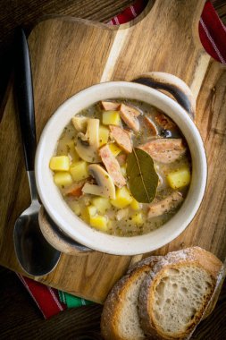 Çavdar unu ile yapılan ekşi çorbası.