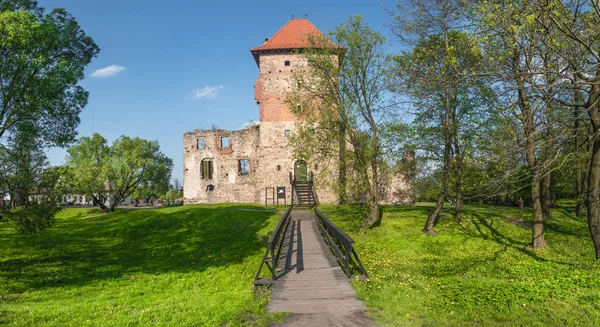 Chudow, poland - 02. Mai 2019: Ruinen des Renaissanceschlosses i — Stockfoto