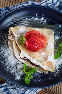 Reçelli, peynirli ve çilekli Polonya gözlemeleri..