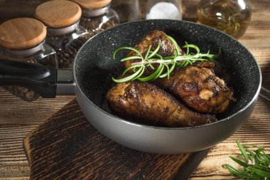 Cips ile kızarmış tavuk baget.