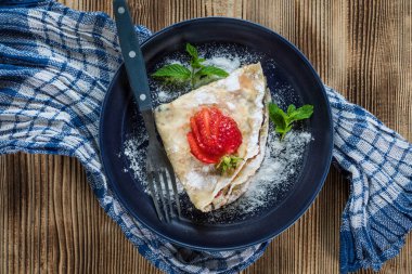 Reçelli, peynirli ve çilekli Polonya gözlemeleri..