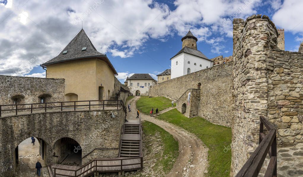 STARA LUBOVNA, ESLOVAQUIA 15 DE SEPTIEMBRE DE 2017 Patio en el
