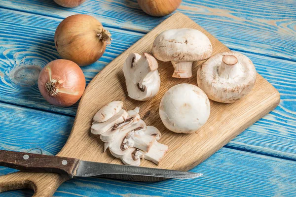 Sliced raw mushrooms. — Stock Photo, Image