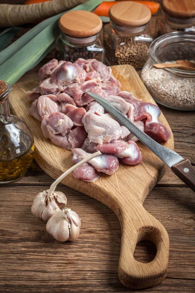 Preparing to cook raw chicken stomach. — Stock Photo, Image