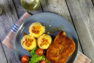 Pirzola cordon bleu.