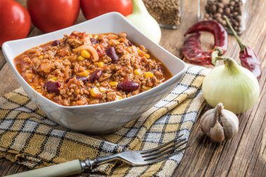 Kavanozda kırmızı biber..