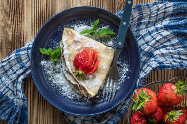 Reçelli, peynirli ve çilekli Polonya gözlemeleri..