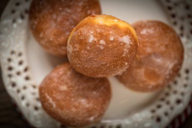 Buzlanma ile küçük Lokmalar.