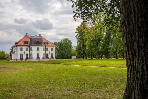 Palácio de verão da família Branicki em Choroszcz perto de Bia =ystok — Fotografia de Stock