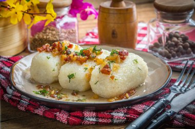 Patates köfte kıyma ile doldurulmuş.