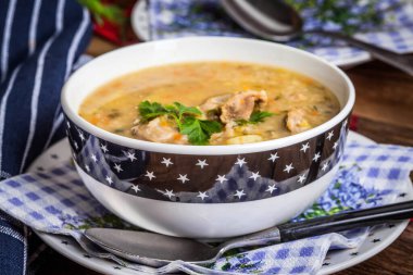 Taşlıklar arpa ve tavuk çorbası.