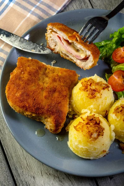 Szelet cordon bleu. — Stock Fotó