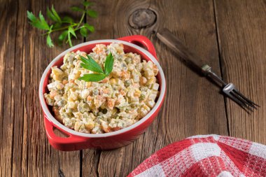 Rus geleneksel salatası