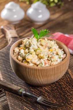 Rus geleneksel salatası