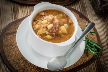 Ekşi lahana çorbası..