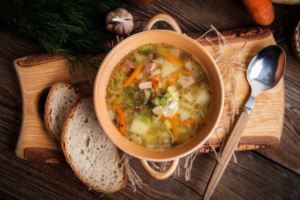 野菜とベーコンのスープ. — ストック写真