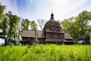 CZERTEZ, POLAND - 23 Mayıs 2020: Tahta Yunan Katolik Boyko Kilisesi, Polonya 'da bu tip çok sayıda kiliseden biri. 1742 'de inşa edilmiş..