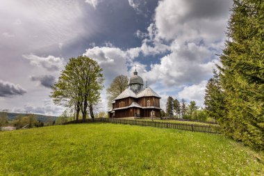 HOSZOWCZYK, POLAND - 27 Mayıs 2020: Tanrı 'nın Doğumu' nun Yunan Katolik Kilisesi - şu anda Tanrı 'nın Doğumu' nun Annesi 'nin Roma Katolik Kilisesi..