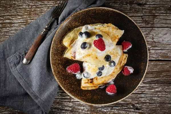 Panqueques Caseros Con Queso Blanco Fruta — Foto de Stock