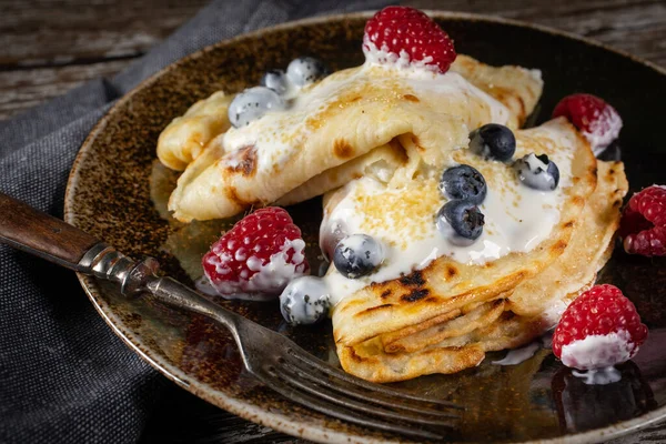 Panqueques Caseros Con Queso Blanco Fruta — Foto de Stock