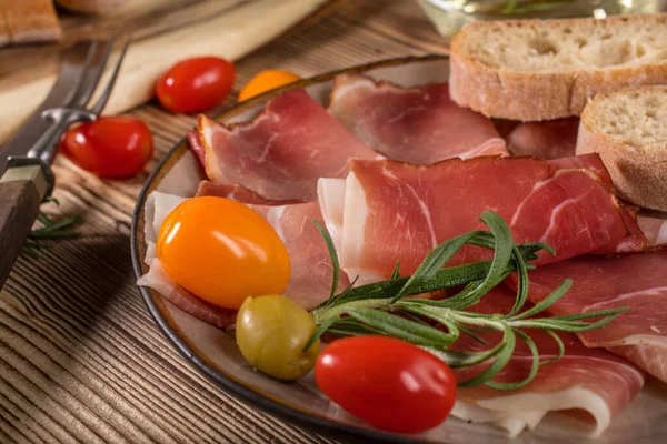 Thinly Sliced German Black Forest Ham Sliced Ciabatta Bread Tomato — Stock Photo, Image