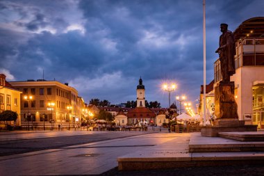 BIALYSTOK, POLAND - 31 Temmuz 2019: Kosciusko Meydanı ile Bialystok Belediyesi, Polonya. 