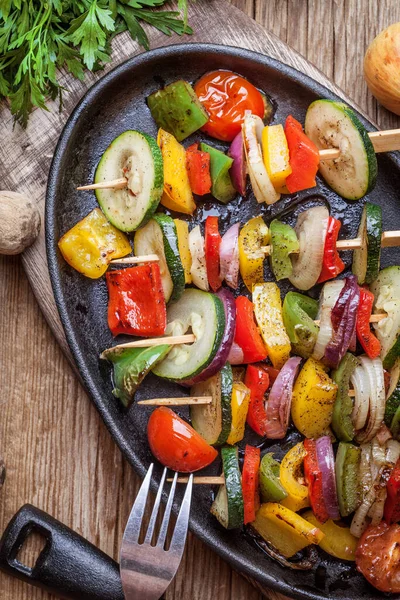 Vegetabiliska Spett Gjutjärnsstekpanna — Stockfoto