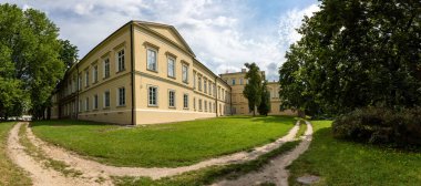 PULAWY, POLAND - 25 Ağustos 2020: Pulawy 'deki Czartoryski Barok Sarayı.