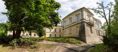 PULAWY, POLAND - 25 Ağustos 2020: Pulawy 'deki Czartoryski Barok Sarayı.