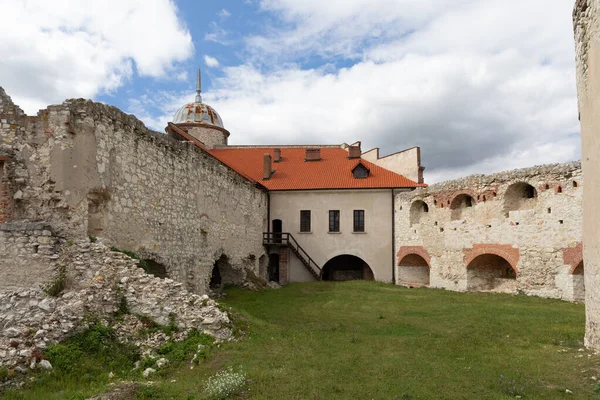 Janowiec Polsko Srpna 2020 Zřícenina Renesančního Hradu Pohled Nádvoří Hradu — Stock fotografie