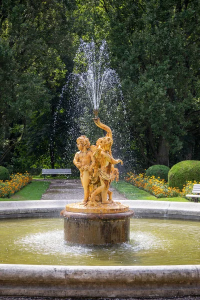 Kozlowka Pologne Août 2020 Fontaine Parc Complexe Palais Rococo Néoclassique — Photo