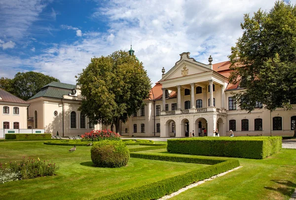 Kozlowka Polonia Agosto 2020 Complejo Rococó Neoclásico Del Palacio Situado — Foto de Stock