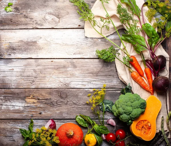 Surtido Verduras Crudas Sobre Fondo Madera Vintage Concepto Nutrición Saludable —  Fotos de Stock