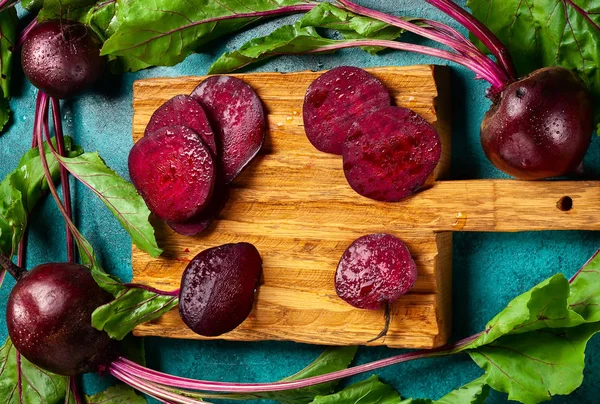Fresh Organic Beetroot Green Leaves Vintage Wooden Cutting Board Blue — Stock Photo, Image