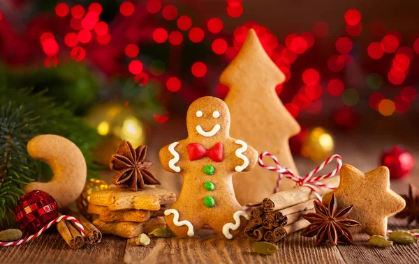 Natale Fatti Casa Biscotti Pan Zenzero Spezie Sullo Sfondo Legno — Foto Stock