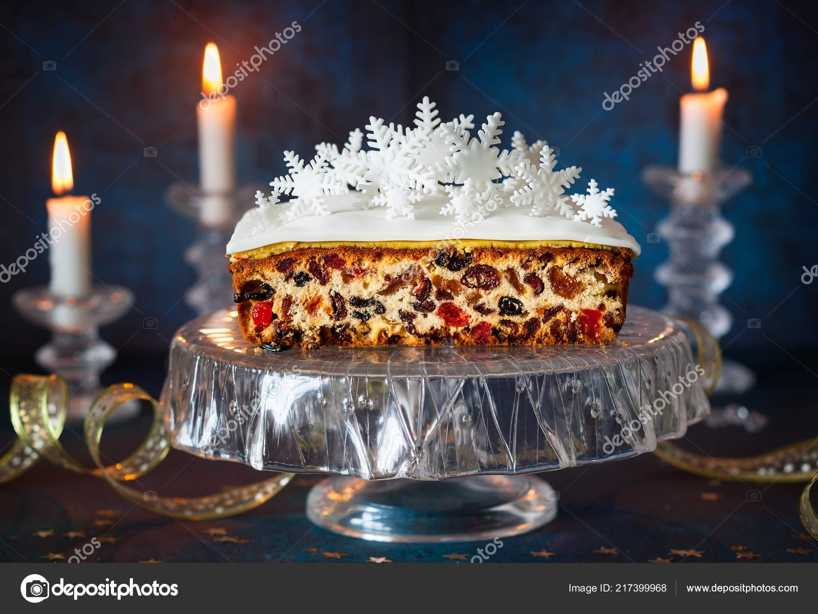 Christmas Fruit Cake Icing Sugar Snowflakes Glass Cake Stand