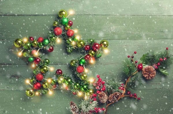 Decoratieve Kerstster Houten Achtergrond — Stockfoto